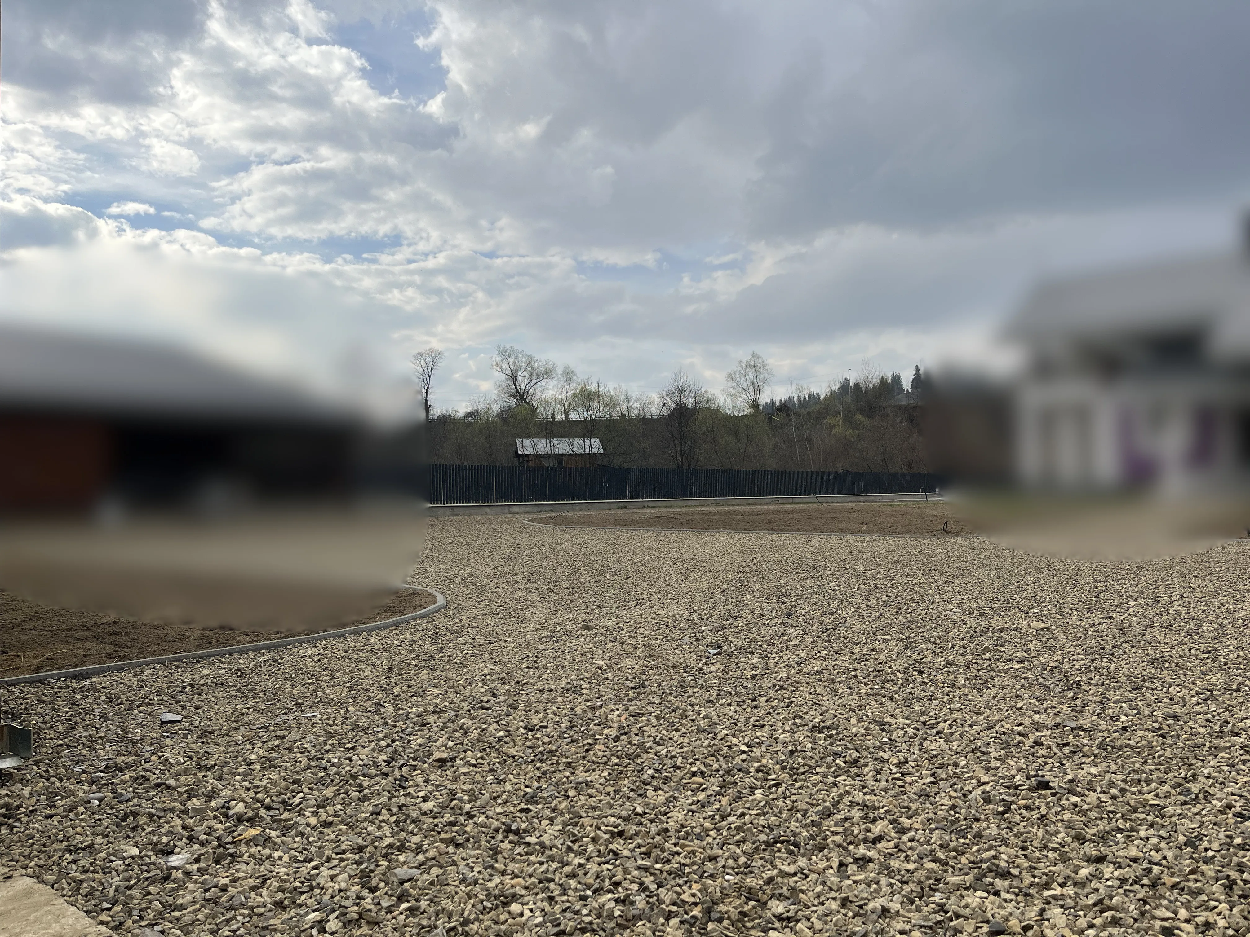 Благоустрій заїзду і майданчика біля дому
