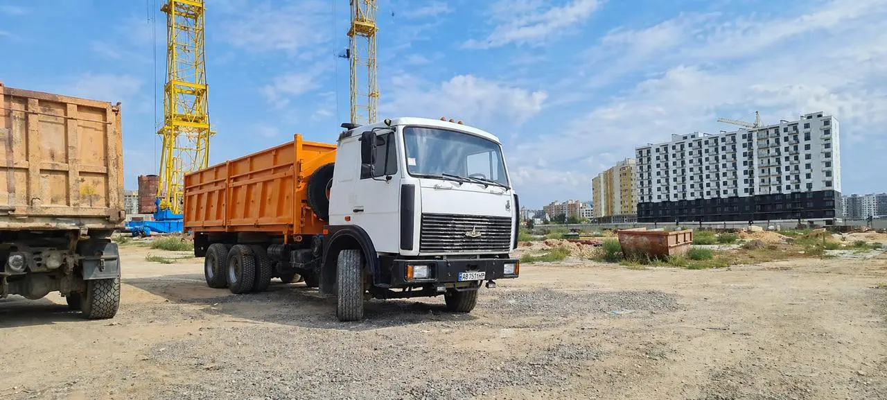 Самоскид МАЗ 551608